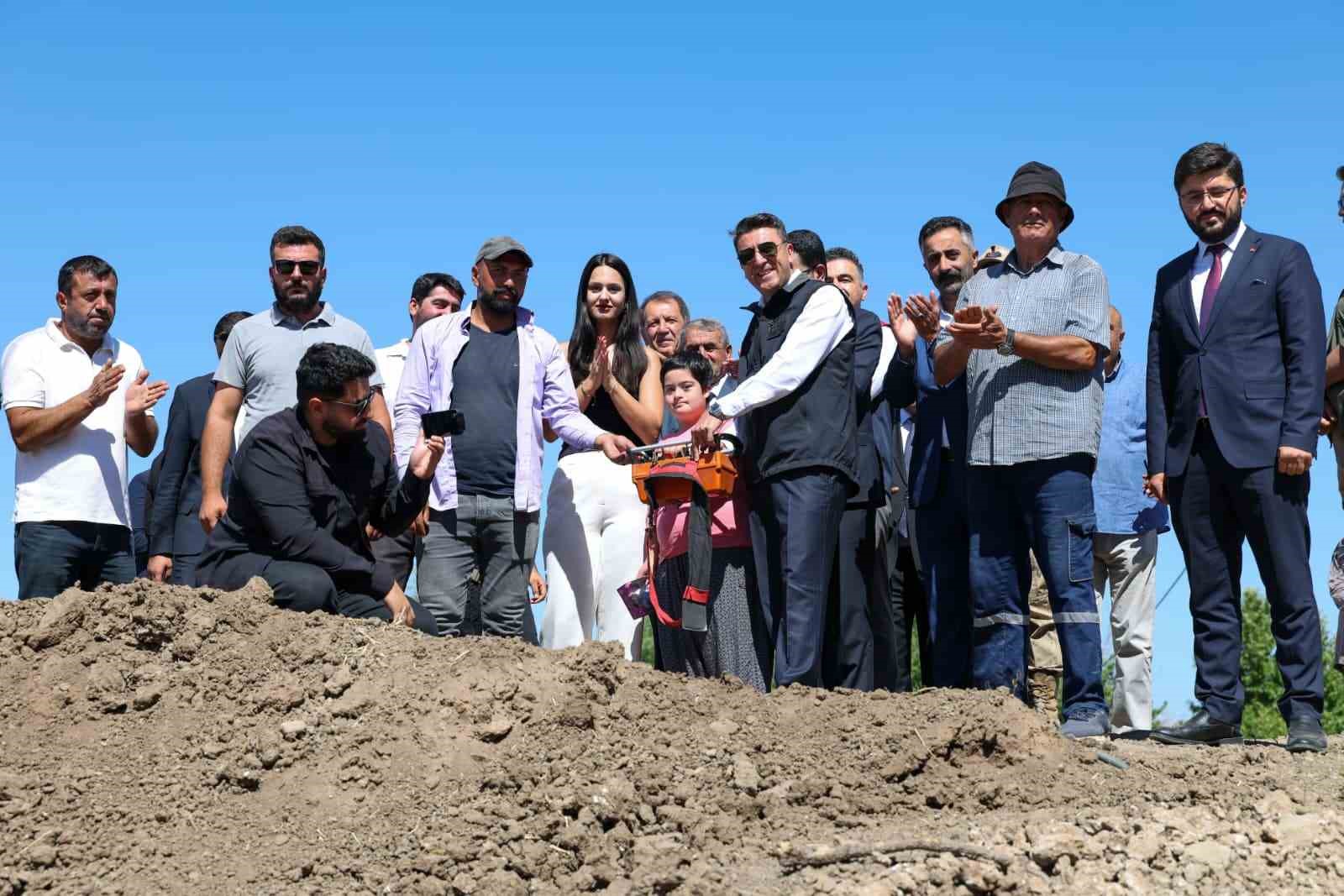Tunceli’de modern seracılık dönemi başlıyor: İlk temel atıldı