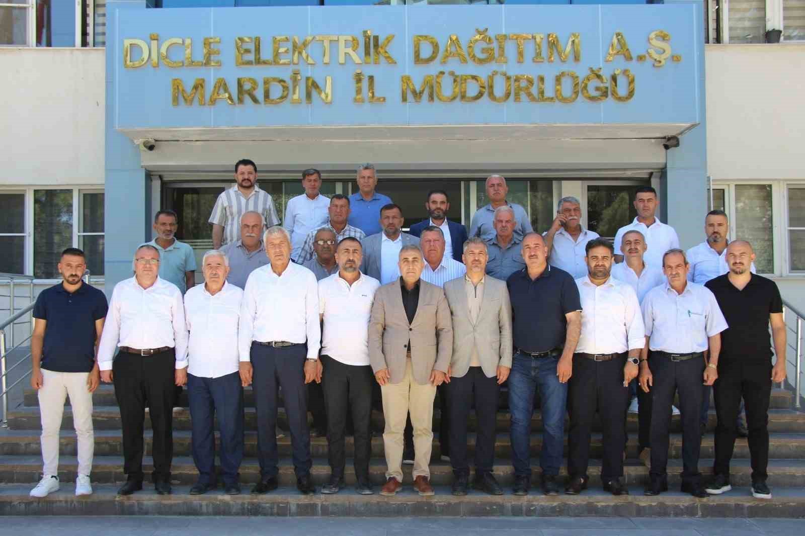 Mardinli muhtarlar Dicle Elektrik’in yatırımlarını memnuniyetle karşıladı