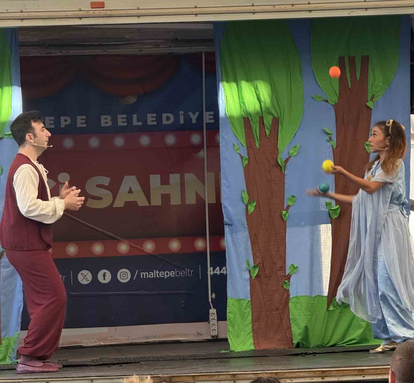Maltepe Gezici Sahne, Bağlarbaşı Mahallesi sakinleriyle buluştu