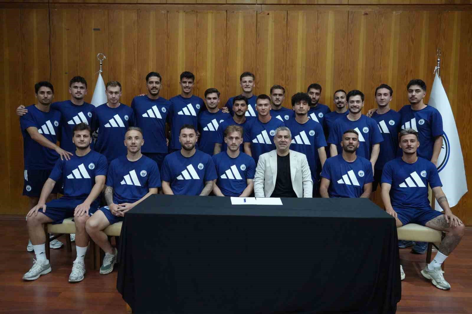 Erciyes 38 FK’dan, Bolu kampında 11 yeni transferi için imza töreni