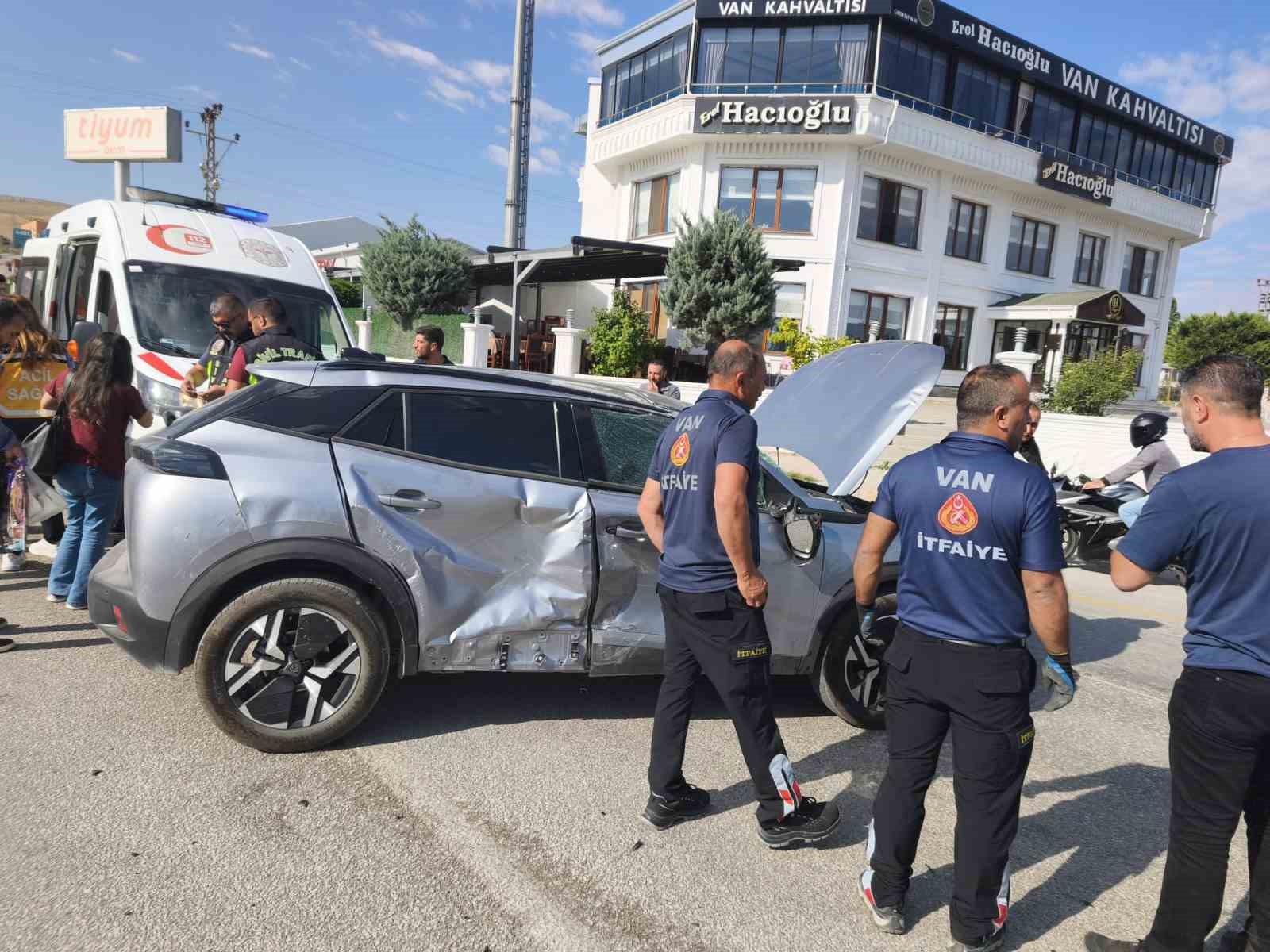 Van’da trafik kazası: 2 yaralı