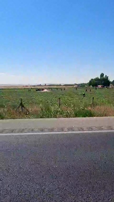 Ankara Temelli’de bir eğitim helikopteri düştü, 2 kişi yaralandı. Bölgeye çok sayıda yardım ekibi sevk edildi.