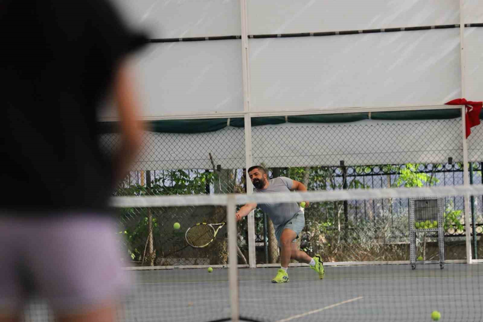 Menteşe’de tenis heyecanı başladı