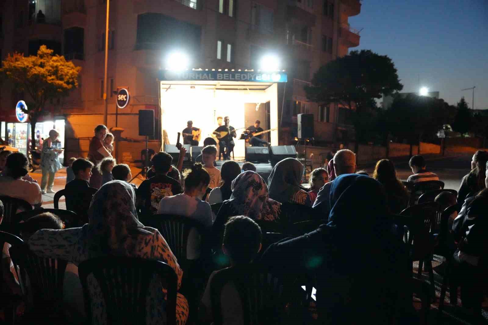 Turhal Belediyesi Mahalle Konserleri’yle yazı renklendiriyor