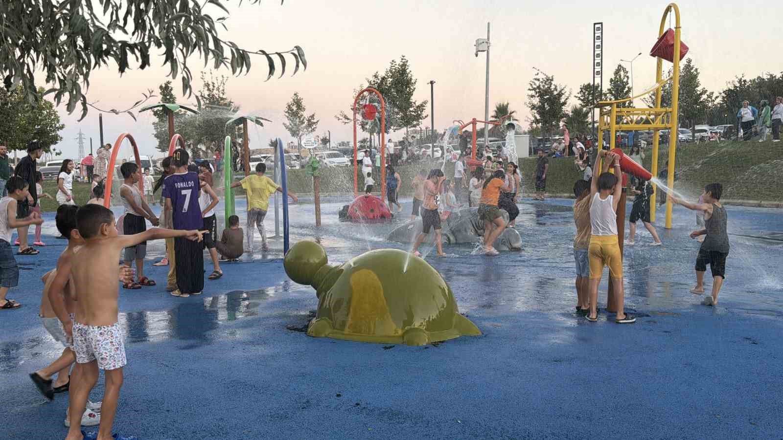 Kavurucu sıcakta çocukların serinlik adresi su oyun parkları