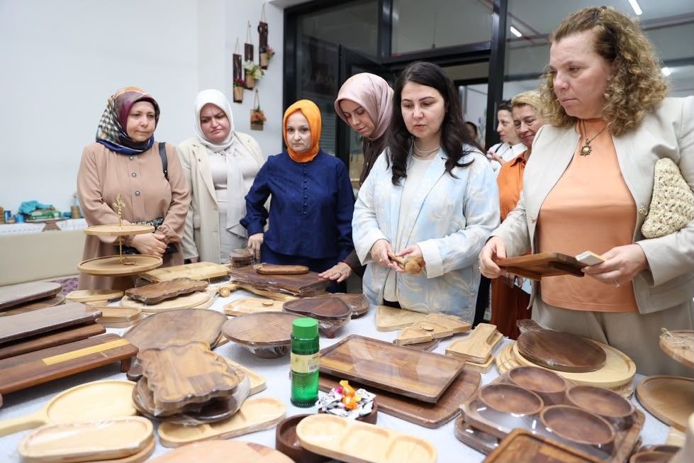 Kadın Emeği Merkezi’nde yıl sonu sergisi açıldı