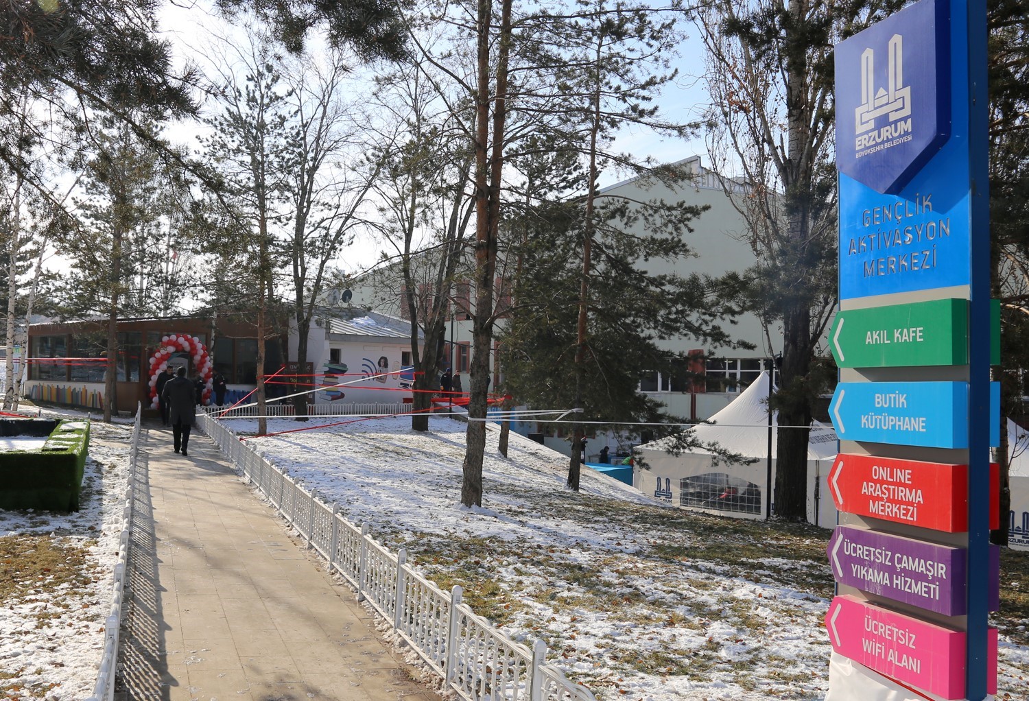 Başkan Sekmen gençlere seslendi: "Bilim ve irfanın beşiği Erzurum eğitimde de bir fırsatlar şehridir"