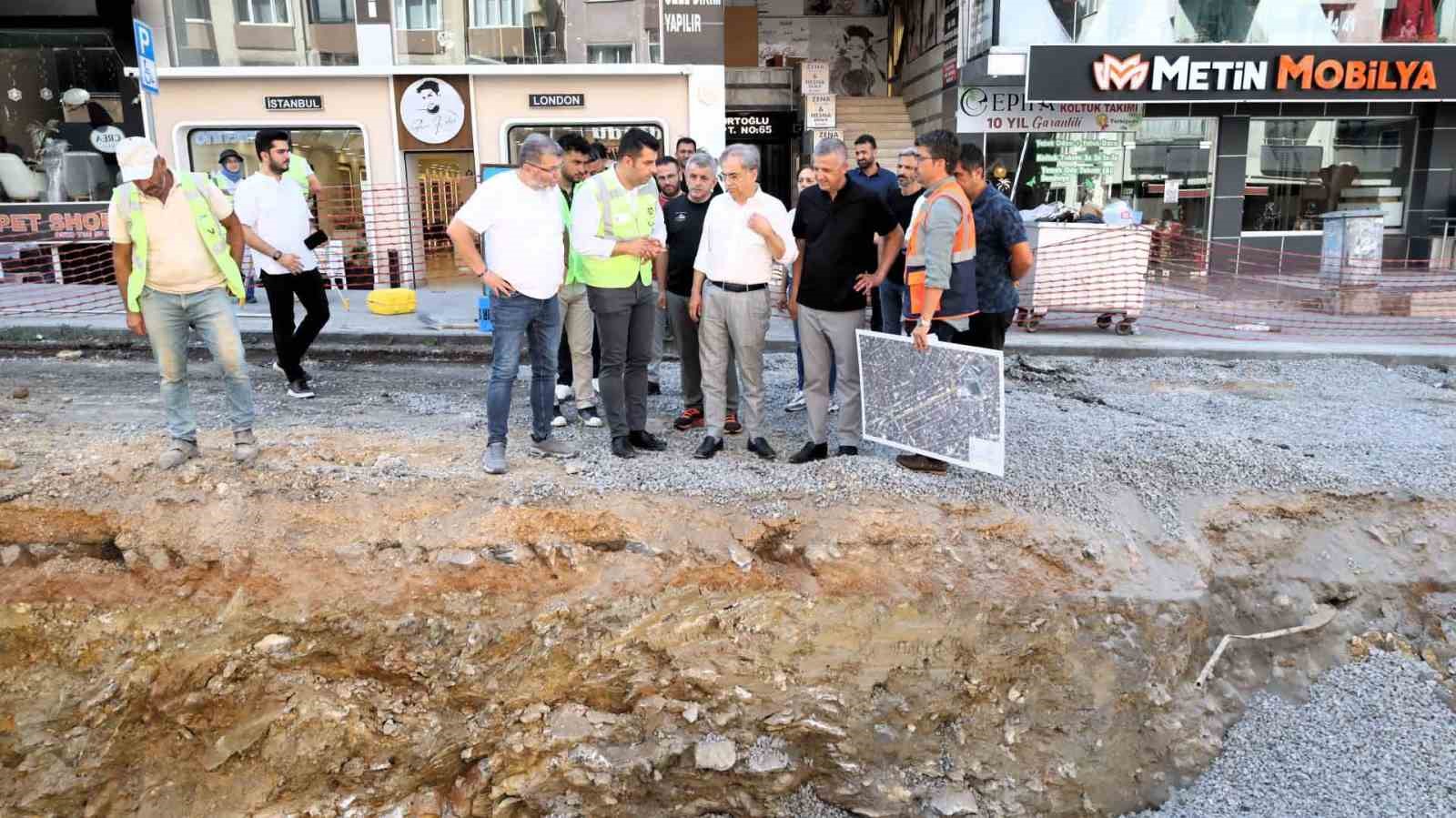 Hayri Baraçlı projeleri yerinde inceledi