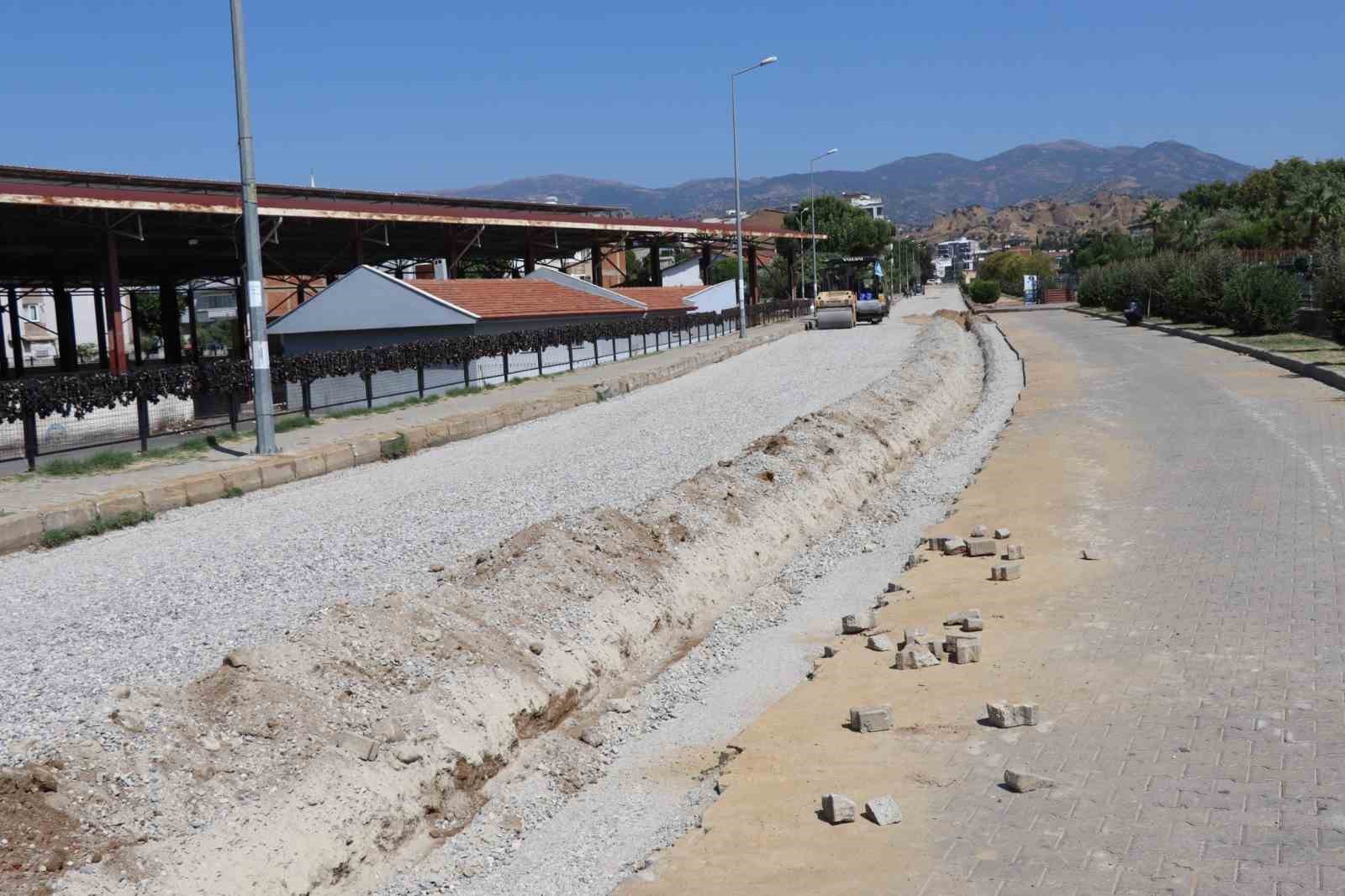 Nazilli Belediyesi Turan Mahallesi’nde asfalt çalışmalarına başladı