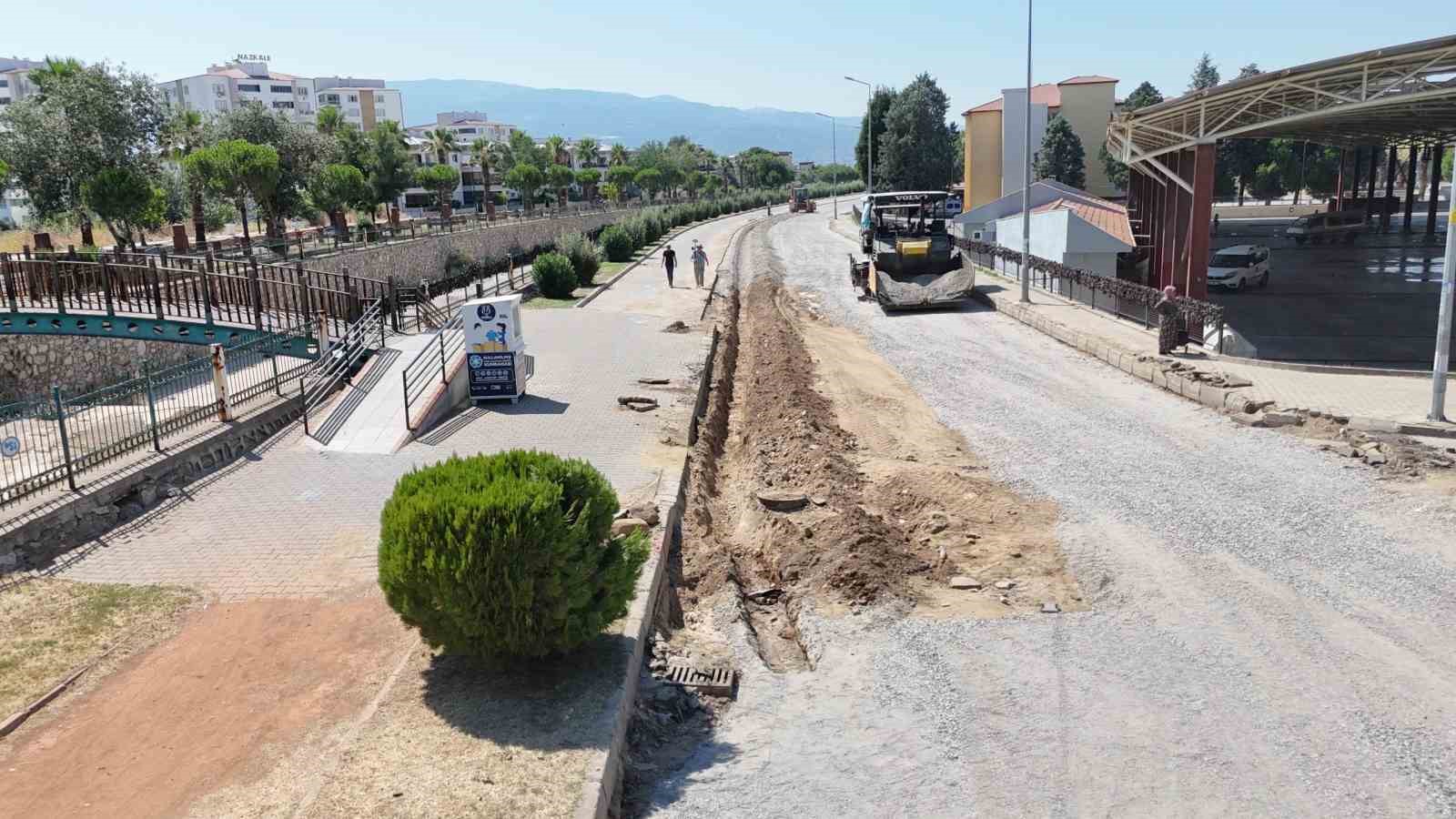 Nazilli Belediyesi Turan Mahallesi’nde asfalt çalışmalarına başladı