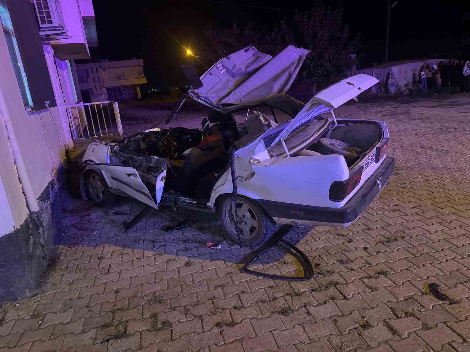 Mardin’de otomobil ile traktör çarpıştı: 1’i çocuk 4 yaralı