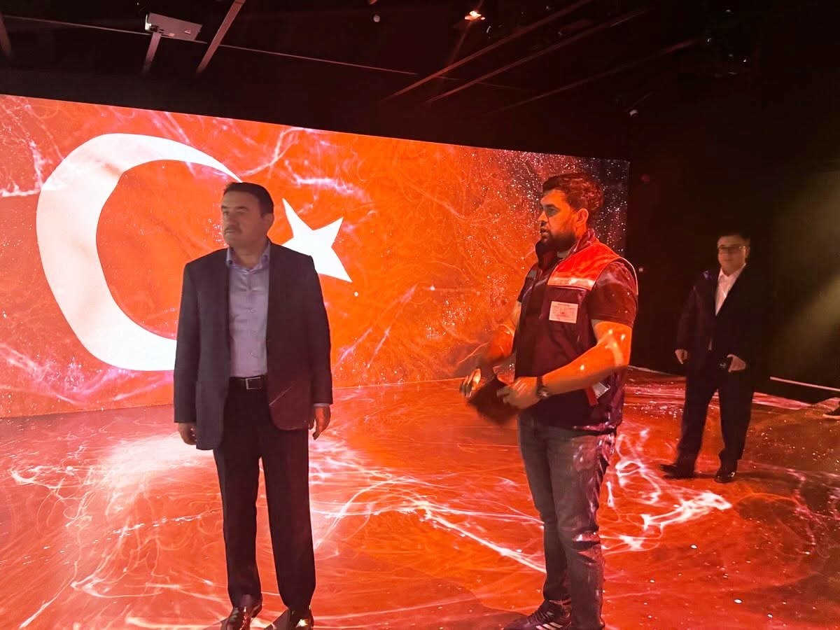 Kütahya Valisi Işın, Dumlupınar Şehitliği ve Diorama Müzesi’nde incelemelerde bulundu