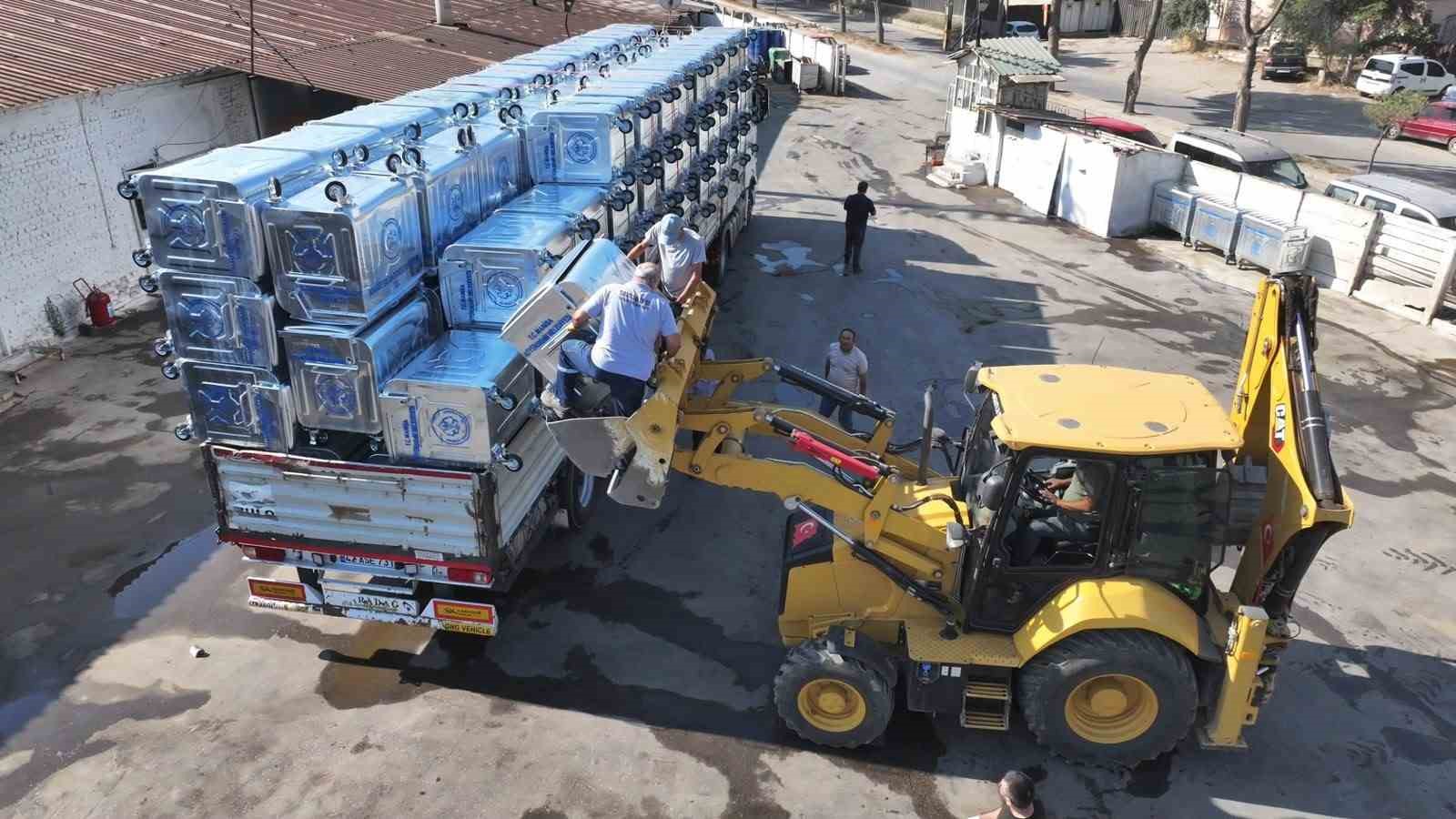 Temiz Manisa için 17 ilçeye konteyner desteği