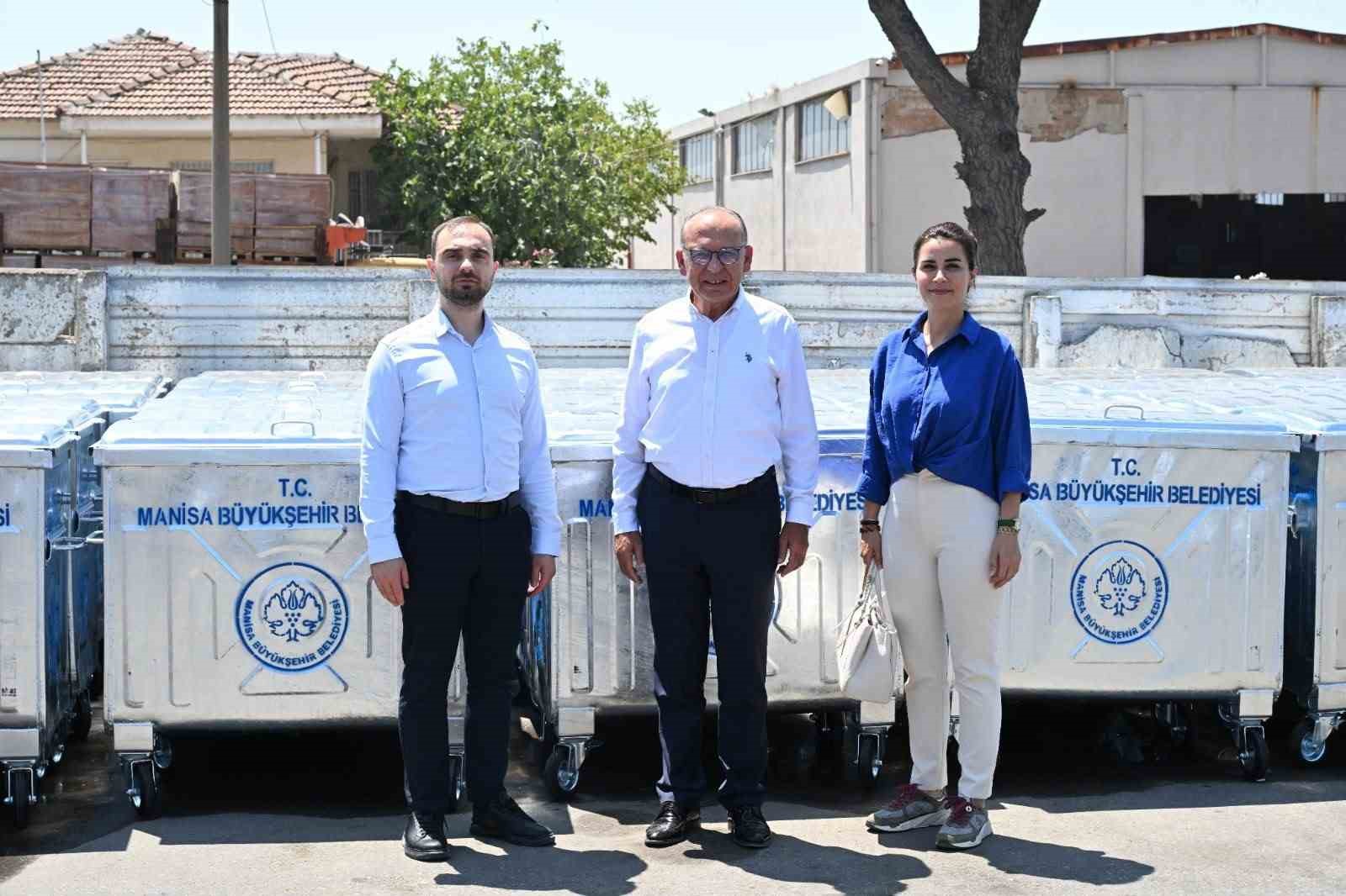 Temiz Manisa için 17 ilçeye konteyner desteği