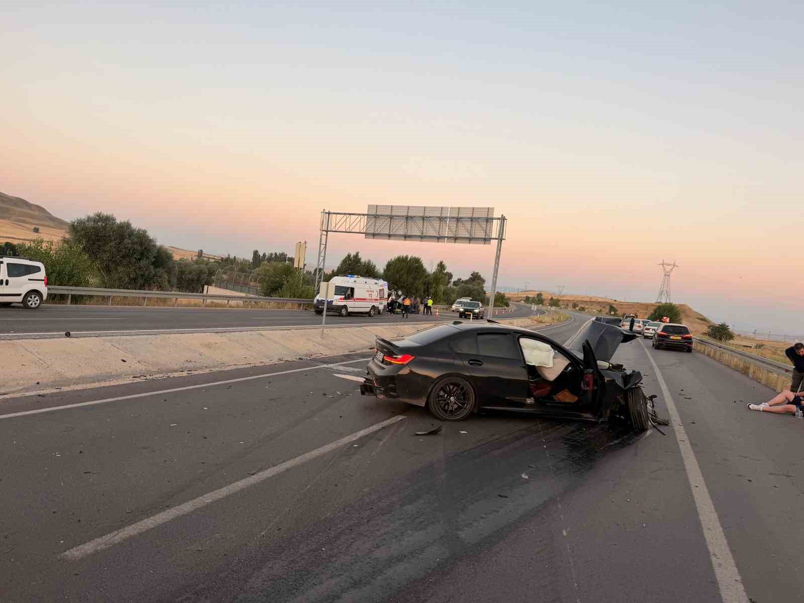 Yozgat’ta iki araç çarpıştı: 2 yaralı