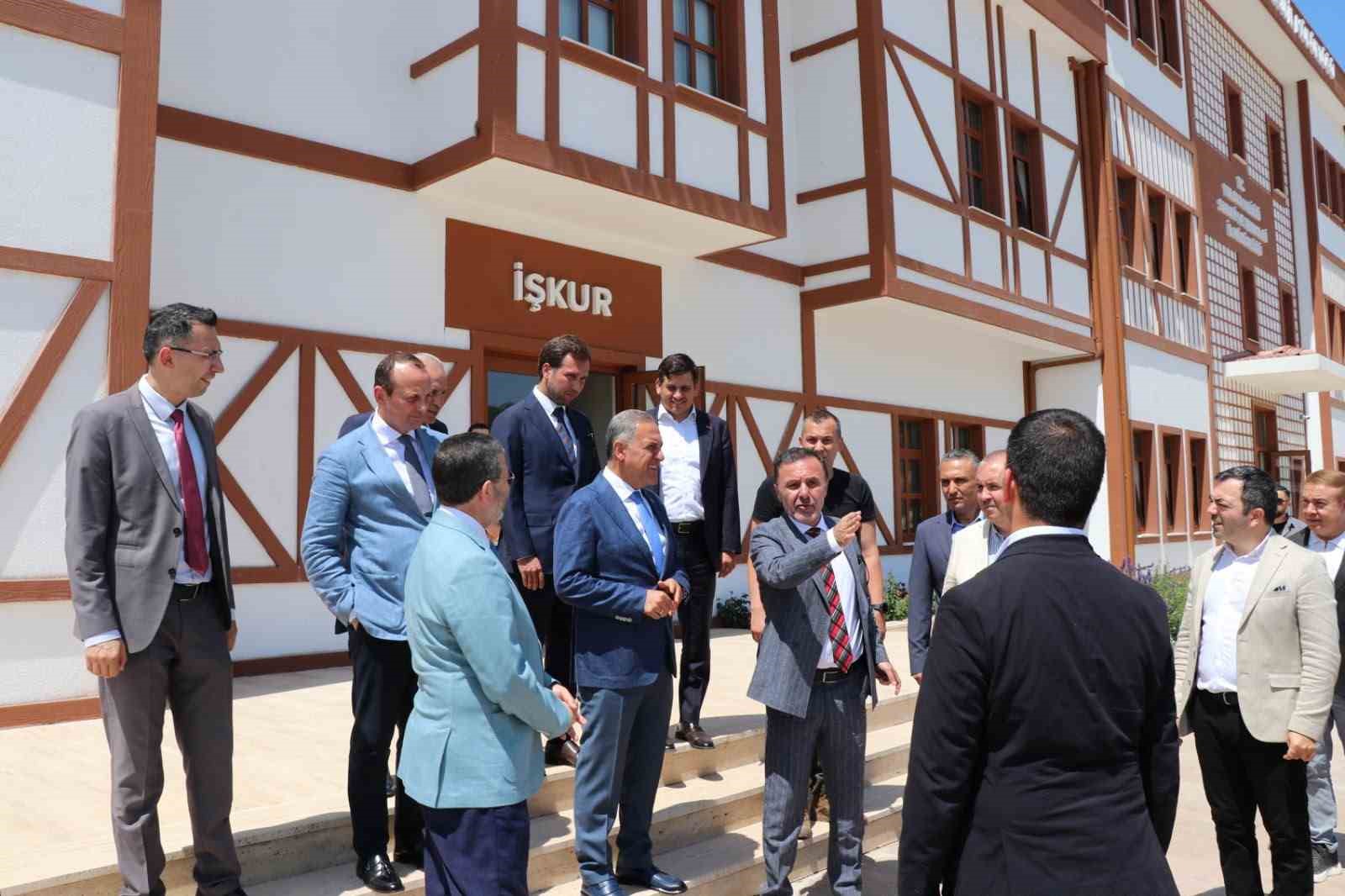 Vali Usta’dan Yalova OSB’de inceleme