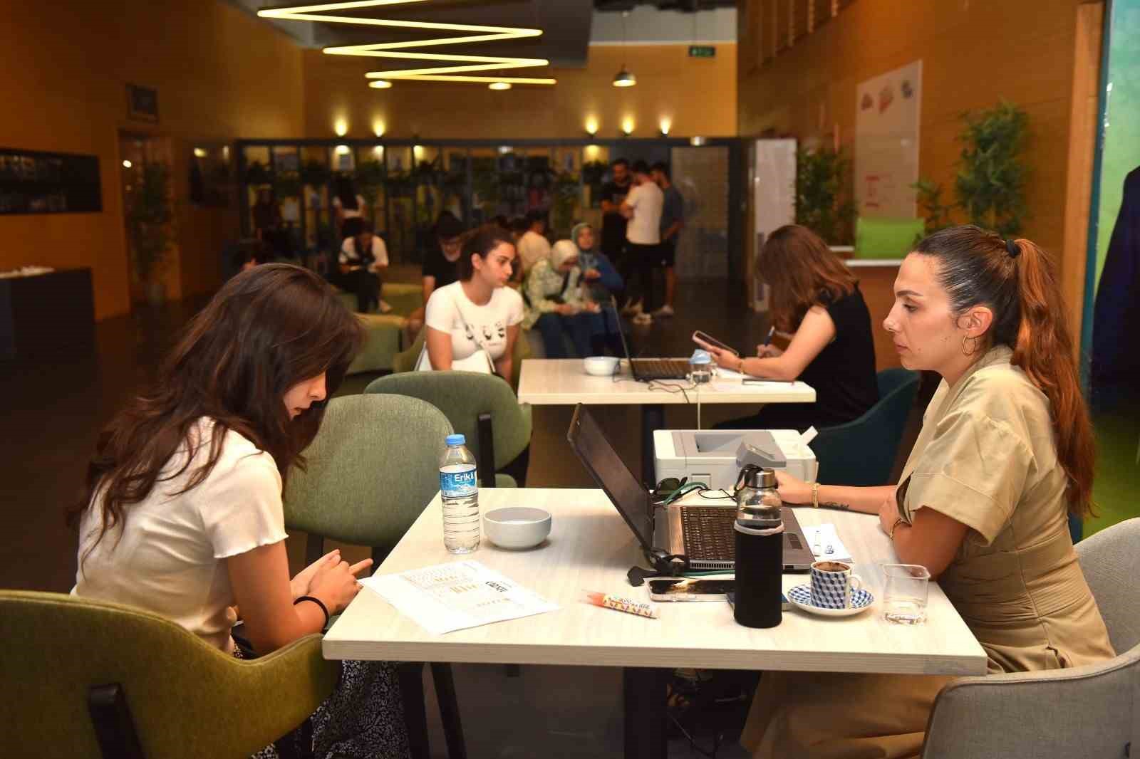 Yıldırım Belediyesi’nden üniversite adaylarına tercih desteği