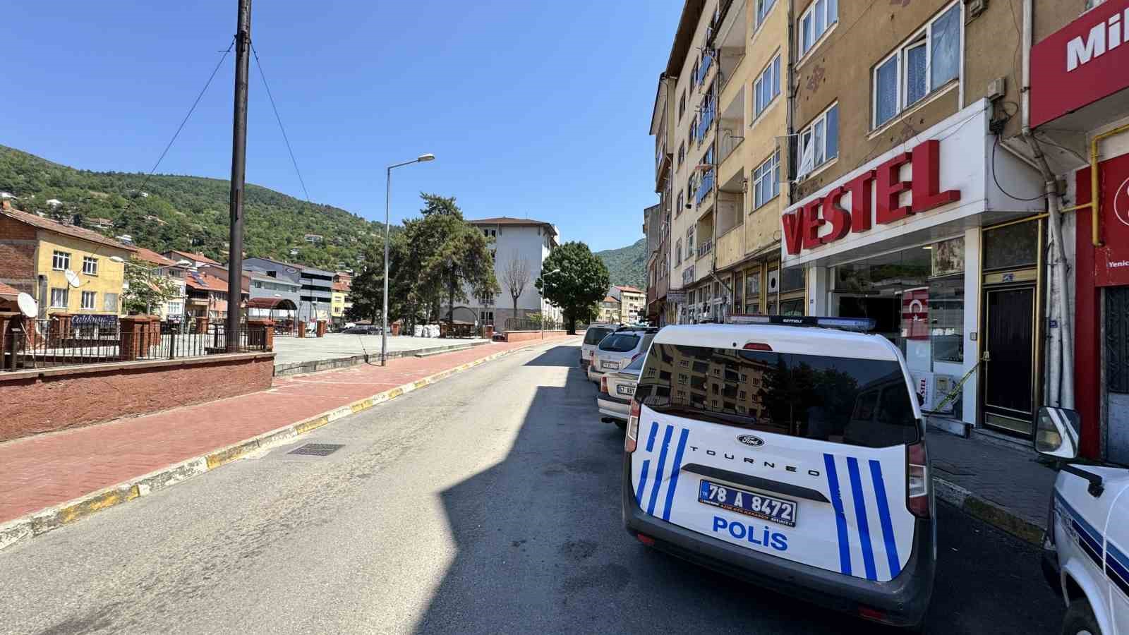 Yardım için polise koşan çocukların çabası annelerini kurtarmaya yetmedi