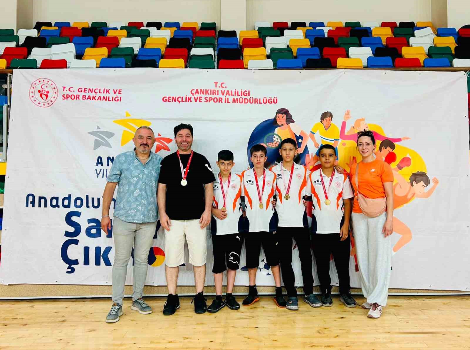 Niğde Erkek Badminton Takımı şampiyon oldu