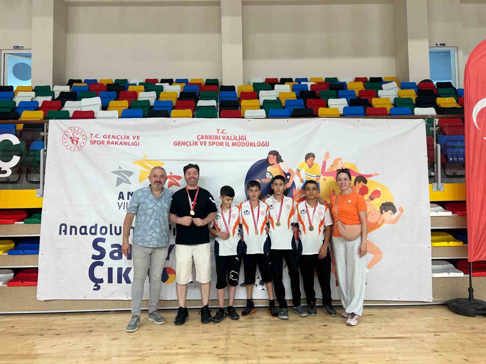 Niğde Erkek Badminton Takımı şampiyon oldu