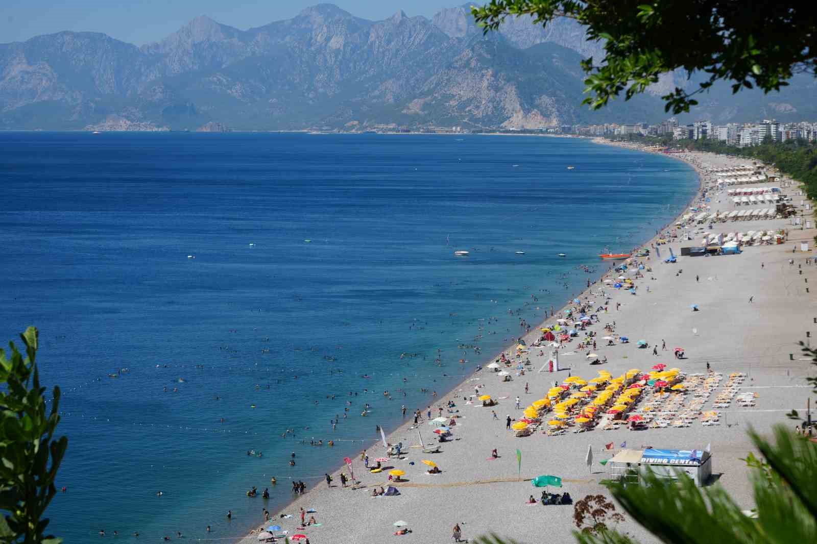 Antalya’da termometreler 44 dereceyi gördü