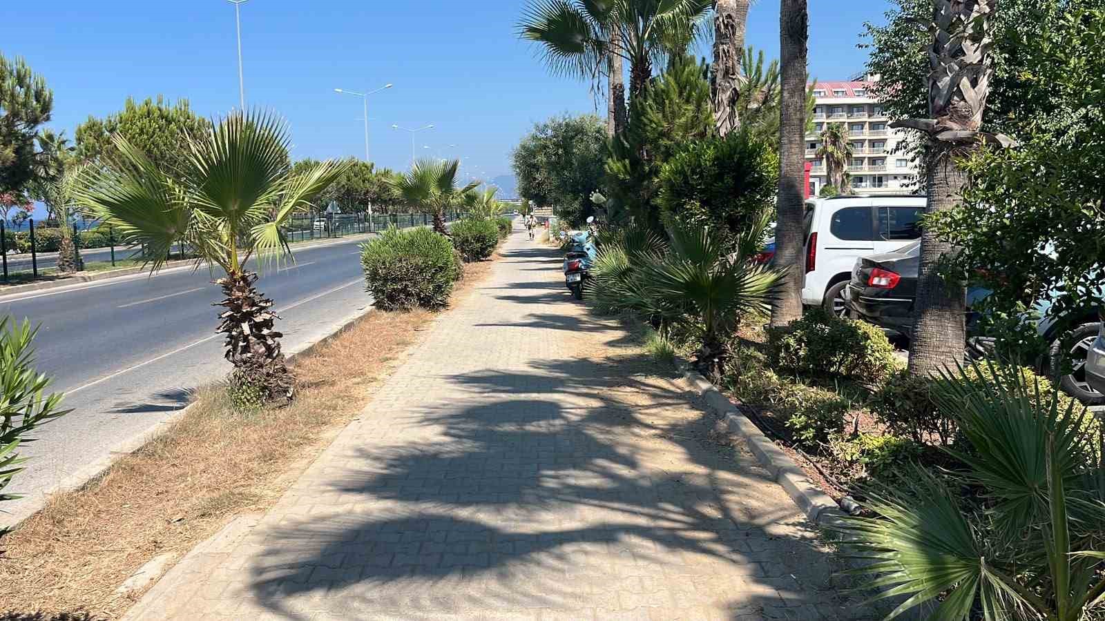 Otelin önüne bıraktığı motosikleti sabah göremeyince hırsızlığı güvenlik kamerasından gördü