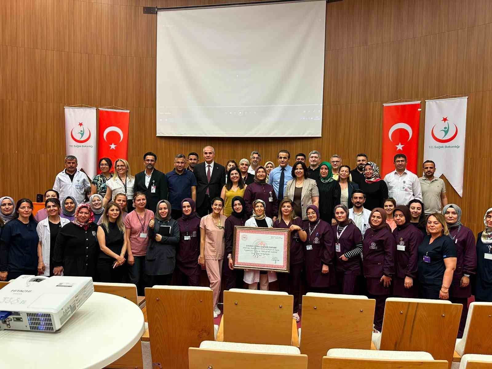 Hastane, "Anne dostu hastane" unvanı aldı