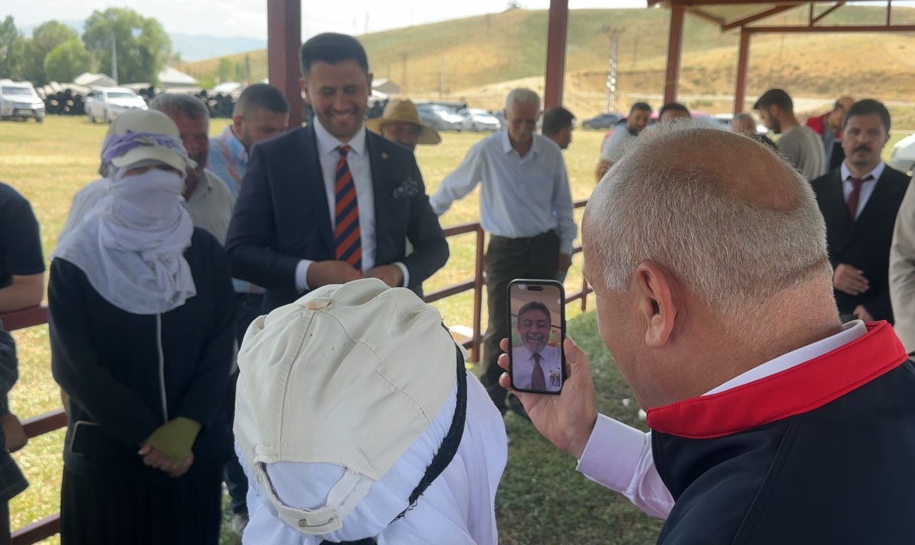 Yüksekova’da berivanlar gölgeliğe kavuştu