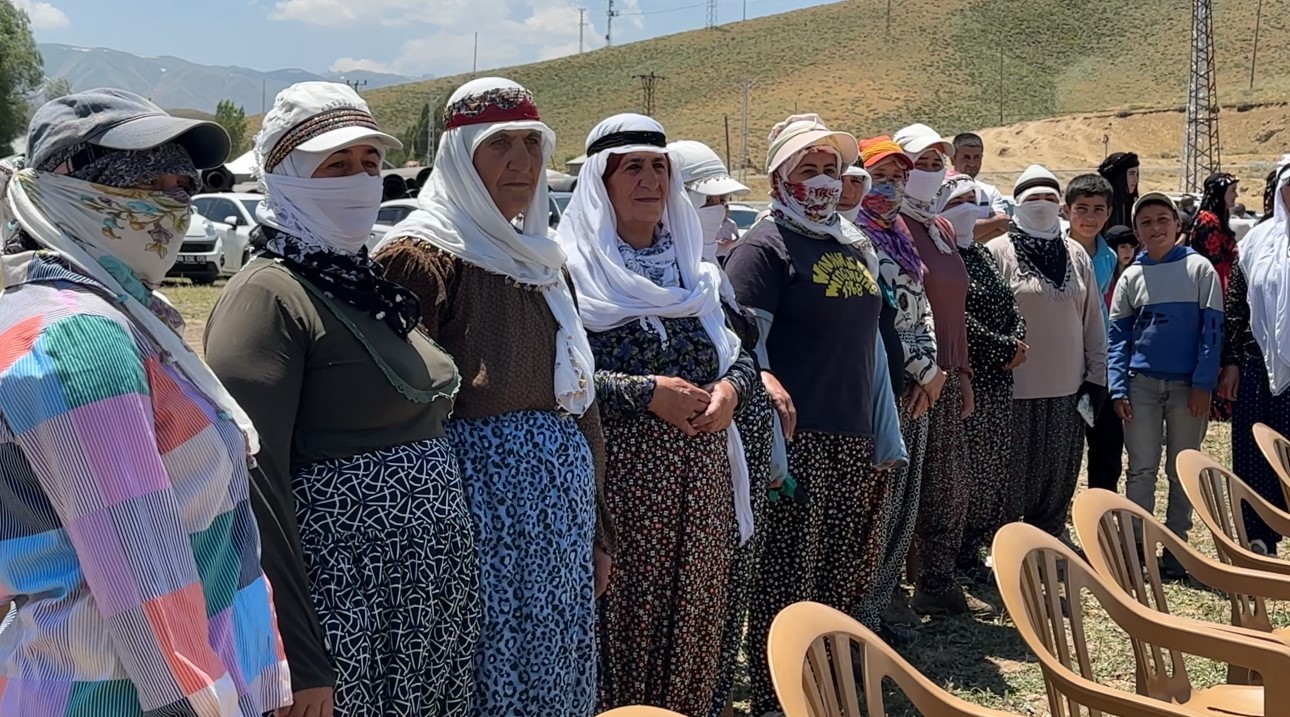Yüksekova’da berivanlar gölgeliğe kavuştu