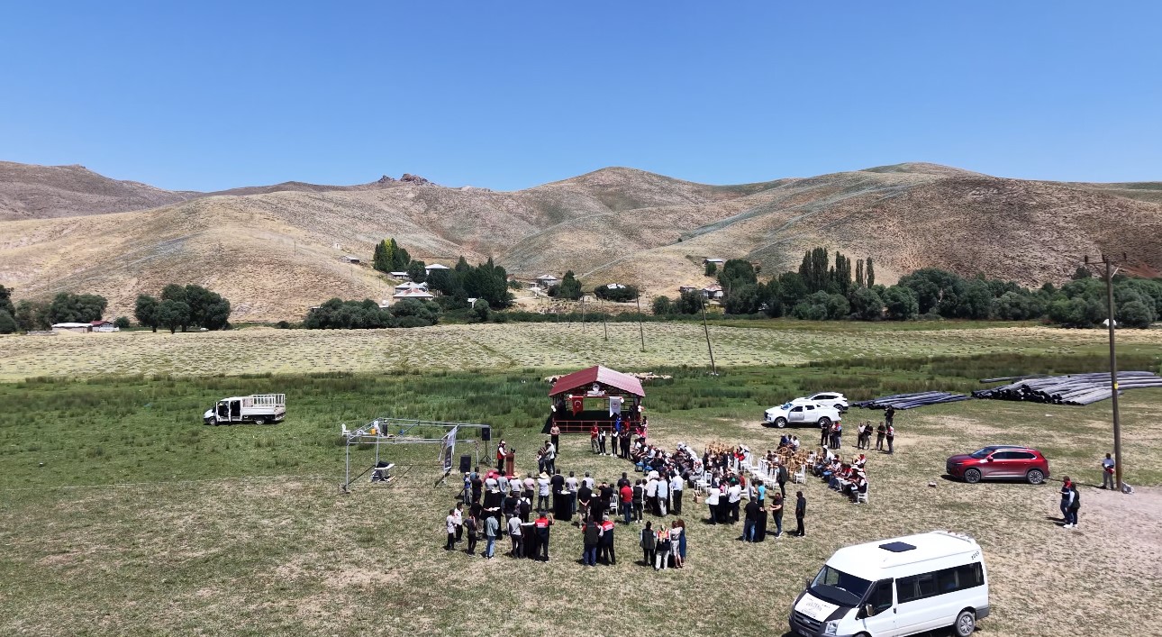Yüksekova’da berivanlar gölgeliğe kavuştu