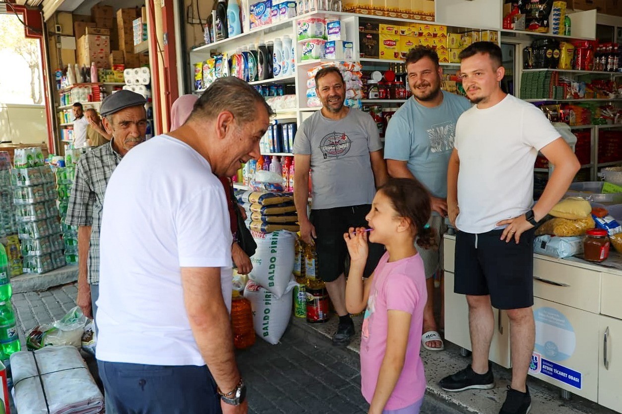 Başkan Yetişkin, esnaflarla görüştü