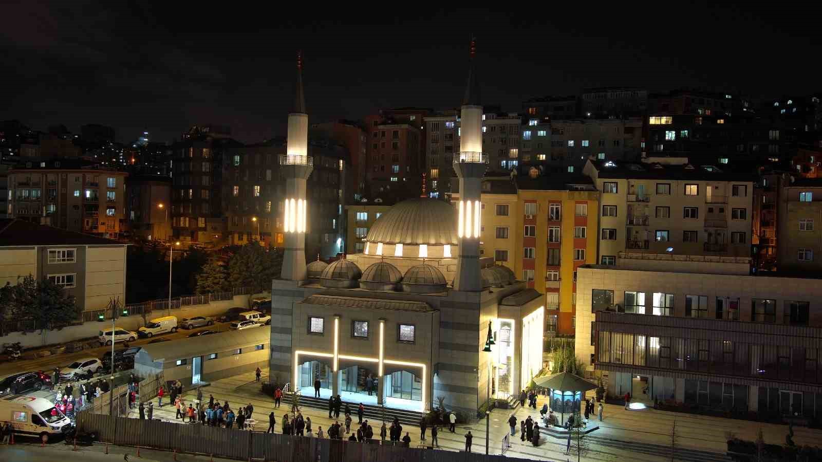 Kağıthane’de Ayazma Camii ve Külliyesi açılış için gün sayıyor