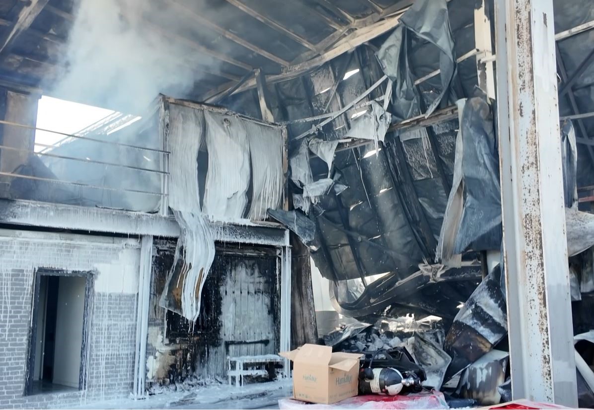 Çatalca’da kimyasal madde dolu iş yerinde yangın: 1 kişi yaralandı