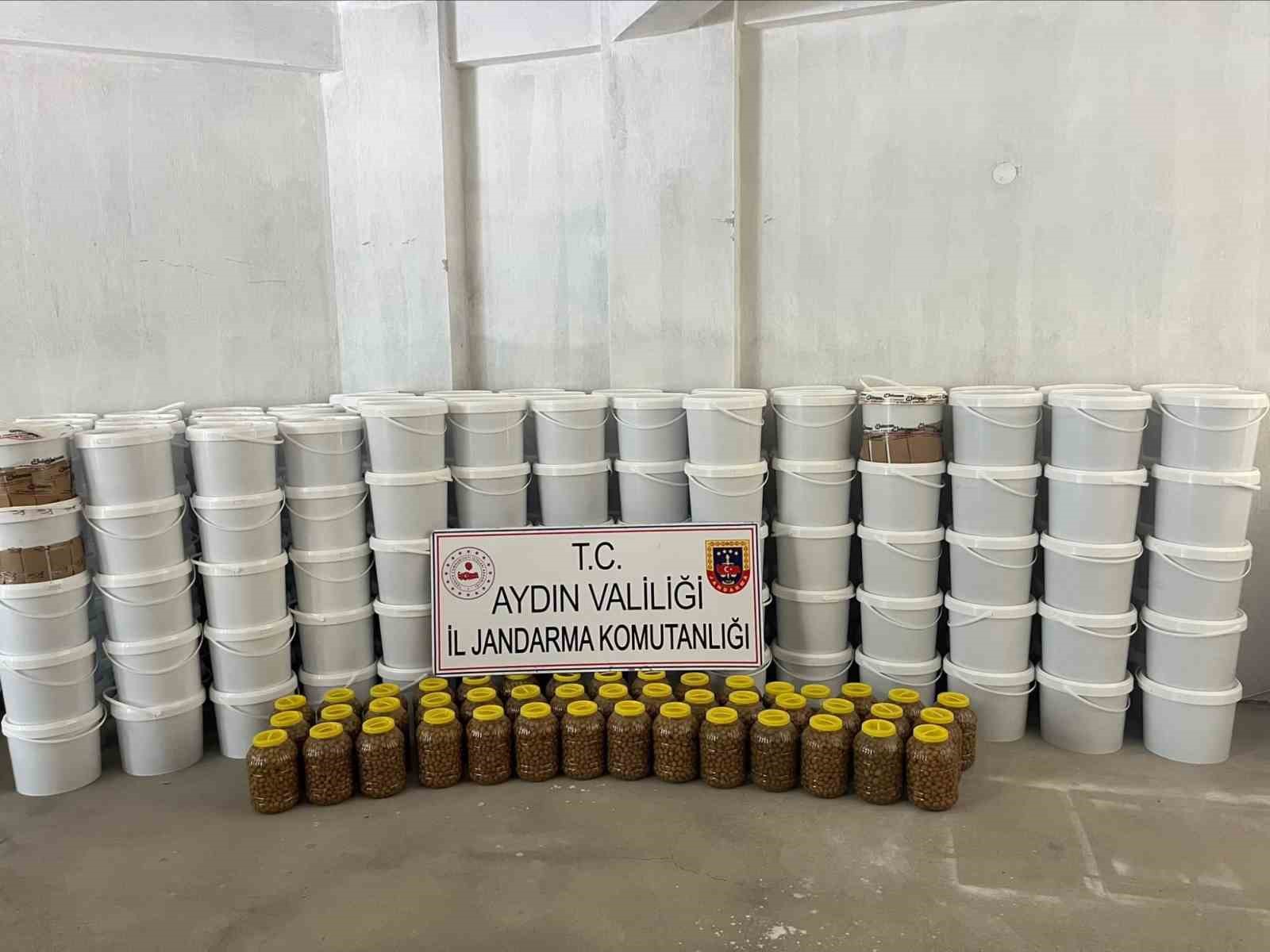 Köşk’te 3 milyon liralık sahte gıda operasyonu: "4 ton salça ve 300 kilo zeytin ele geçirildi"