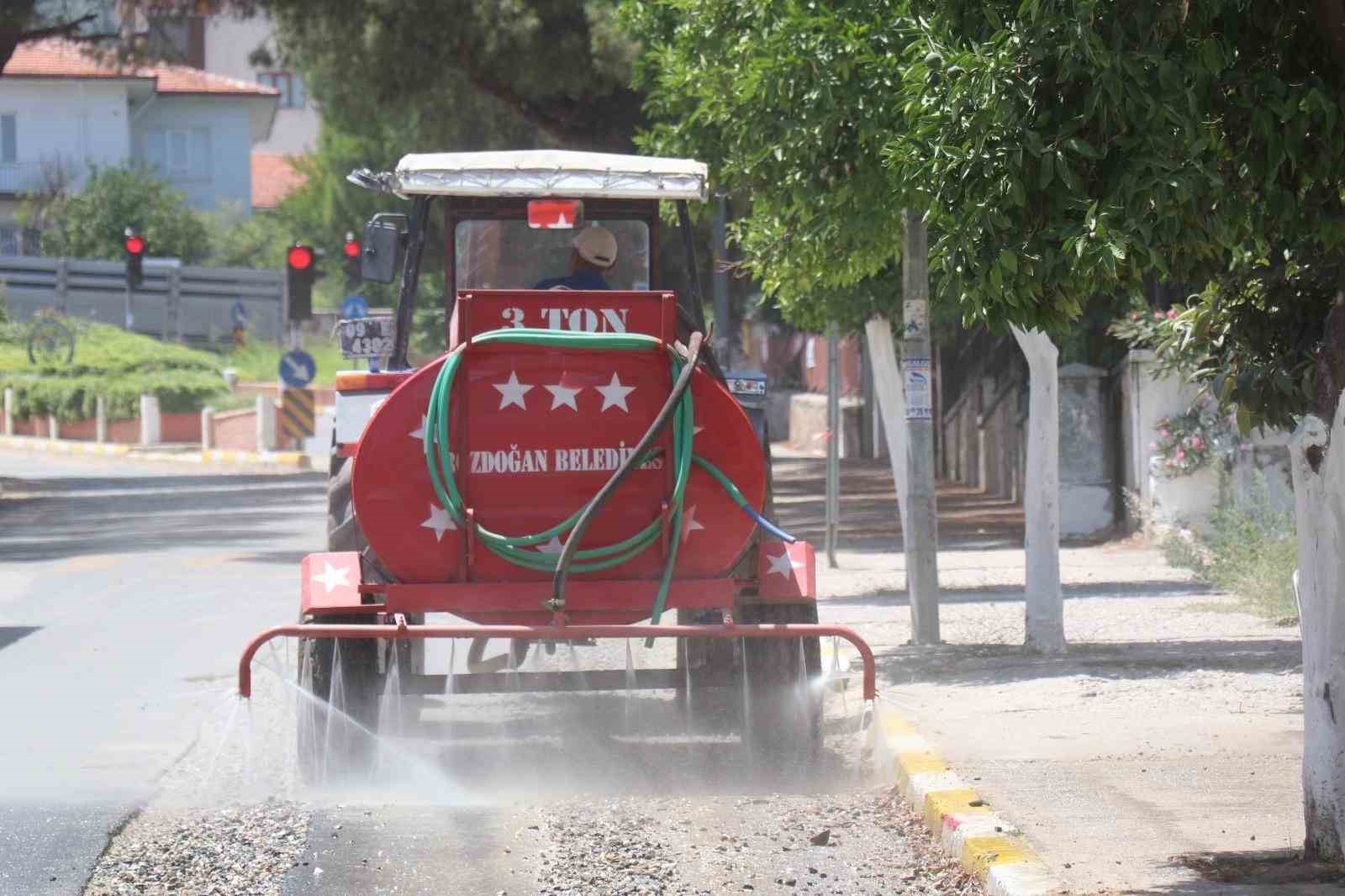Bozdoğan’da doğalgaz çalışması sonrası yollarda temizlik çalışması