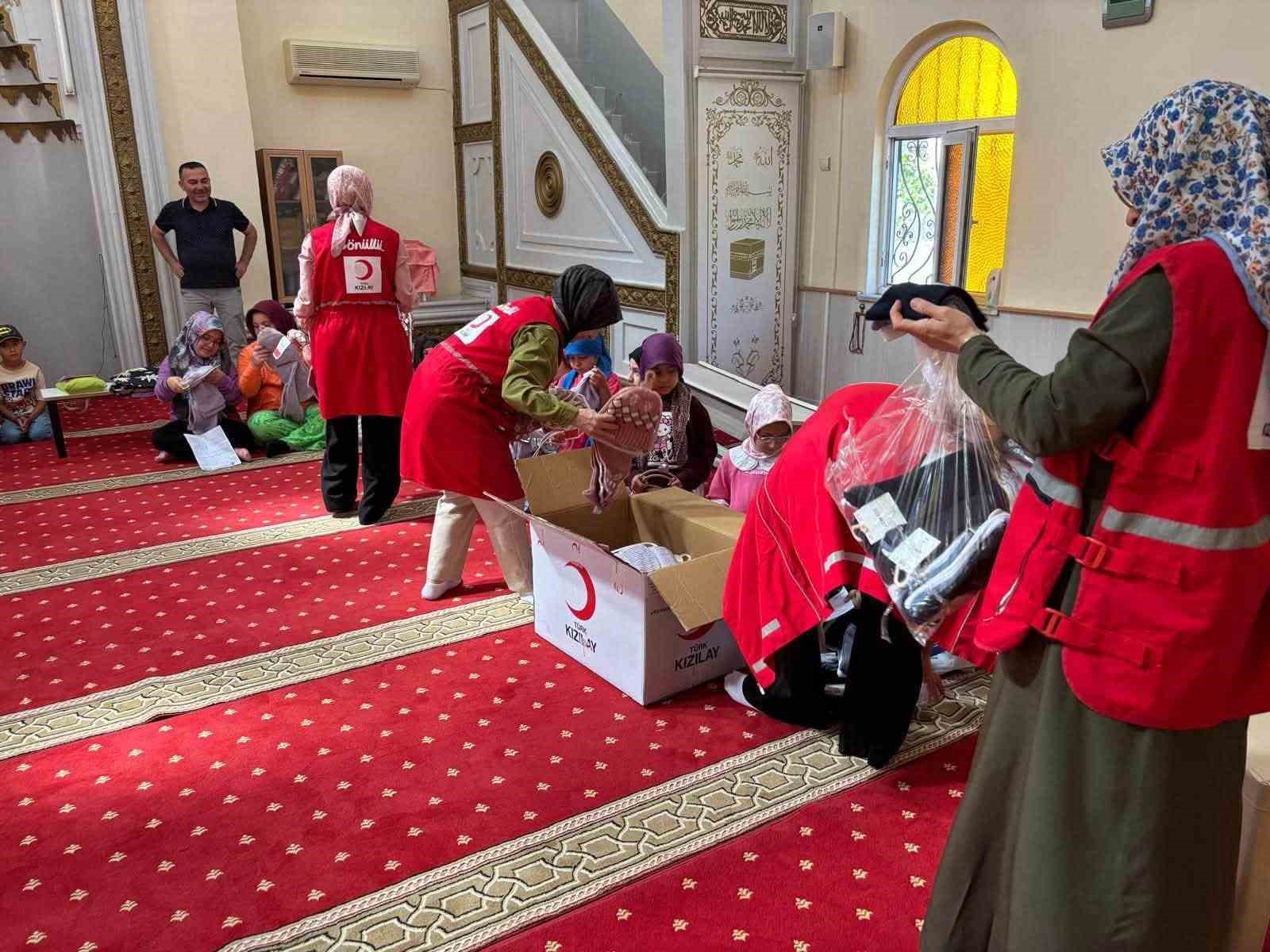 Kızılay’dan yaz Kur’an kurslarındaki çocuklara sürpriz