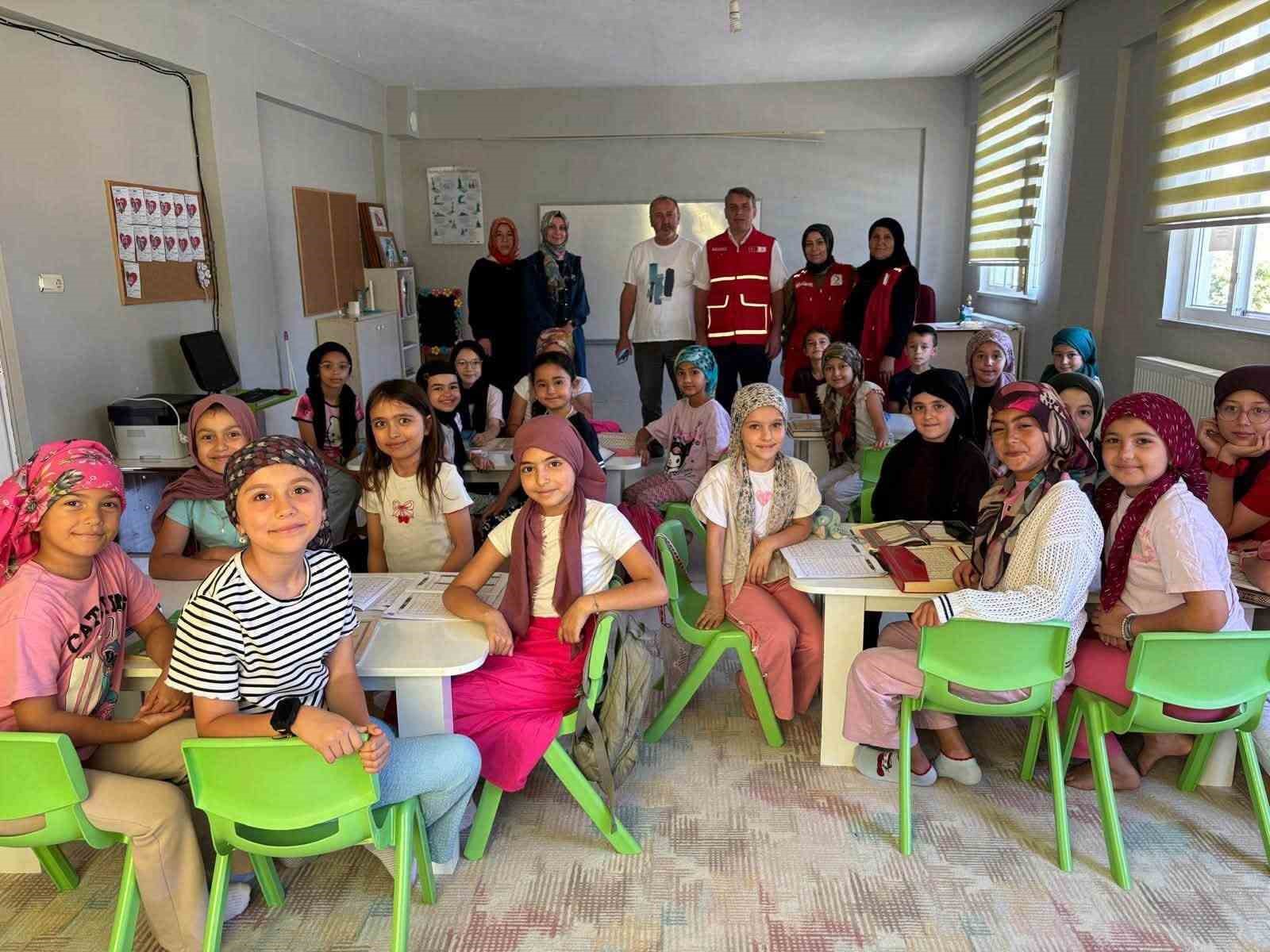 Kızılay’dan yaz Kur’an kurslarındaki çocuklara sürpriz