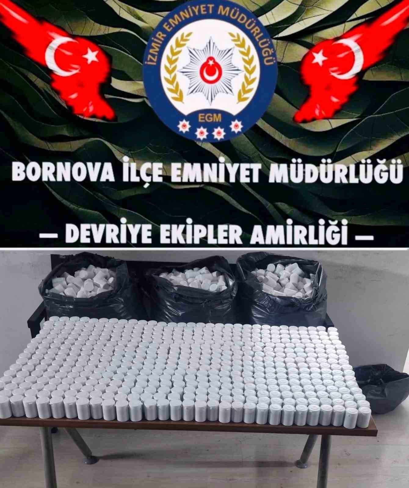 ’Dur’ ihtarına uymayıp kaçan araçtan on binlerce uyuşturucu hap çıktı