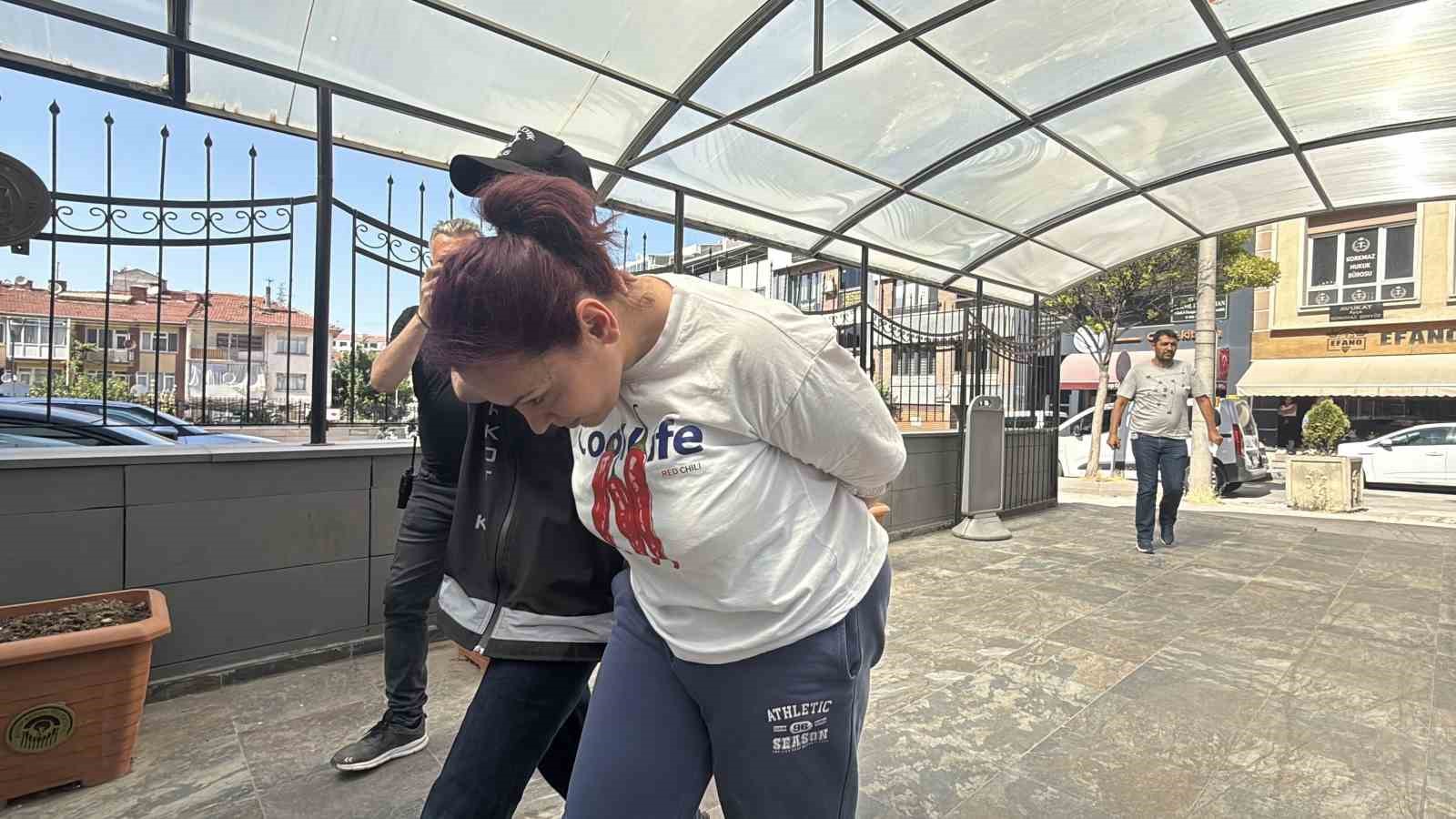 Esenboğa’dan Eskişehir’e uyuşturucu getiren 2 şüpheli yakalandı