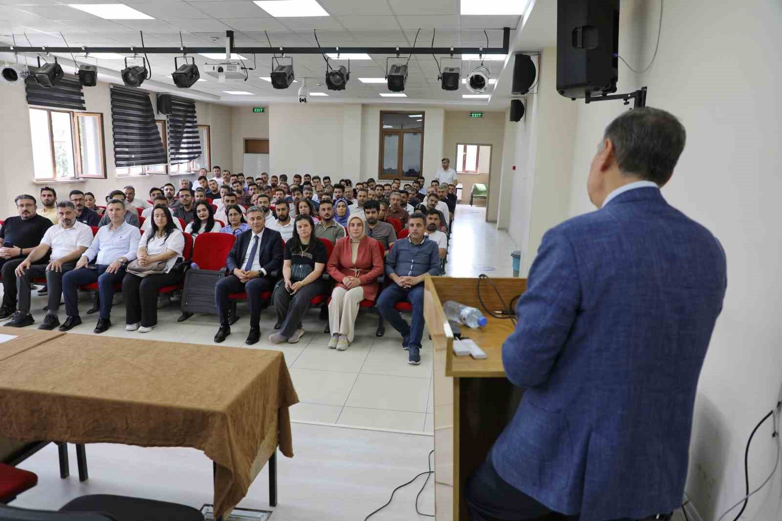 Ağrı’da yönetici adaylarına yönelik eğitim programı düzenlendi