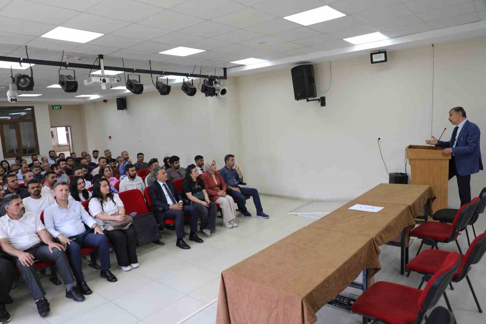 Ağrı’da yönetici adaylarına yönelik eğitim programı düzenlendi