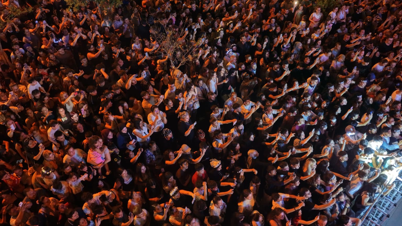 Aydın Büyükşehir Belediyesi Nazillili vatandaşları yaz konserinde buluşturdu