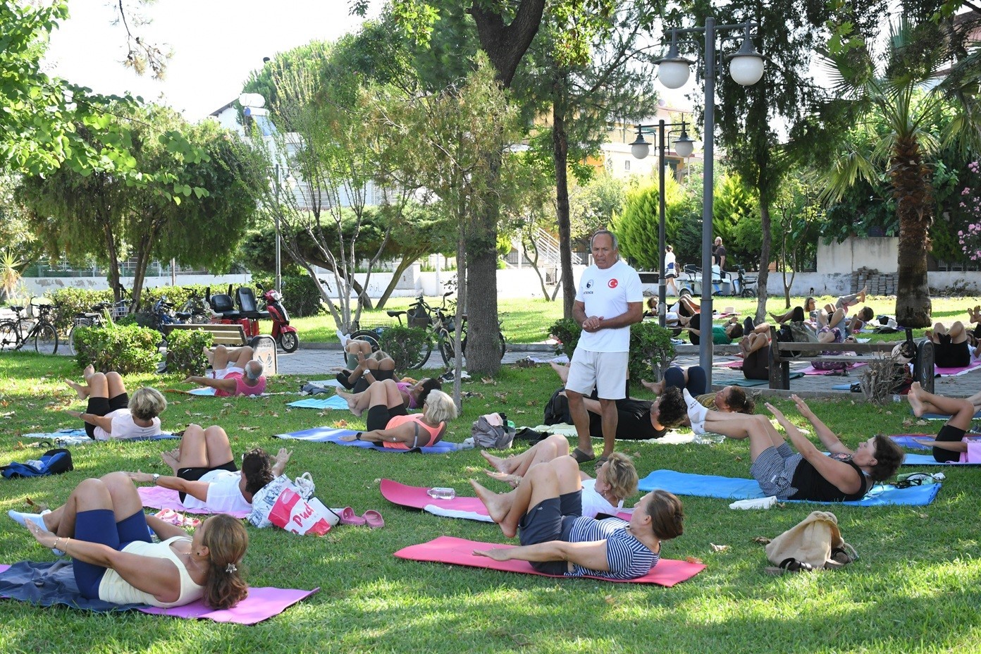 Kuşadası’nda sabah sporu etkinliklerine yoğun ilgi