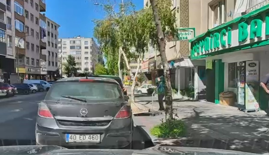 7. kattan düşen halı kadının başına isabet etti