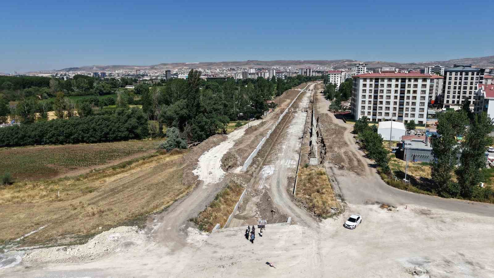 Kızılırmak çevresinde yürütülen taşkın önleme ve rüsubat çalışmaları devam ediyor