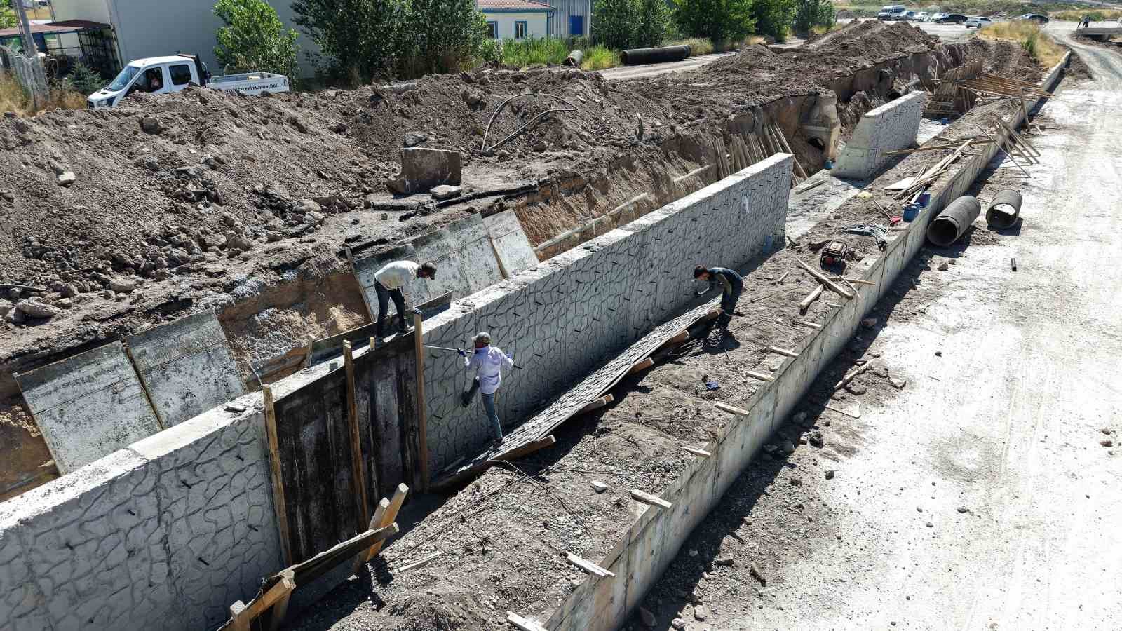 Kızılırmak çevresinde yürütülen taşkın önleme ve rüsubat çalışmaları devam ediyor