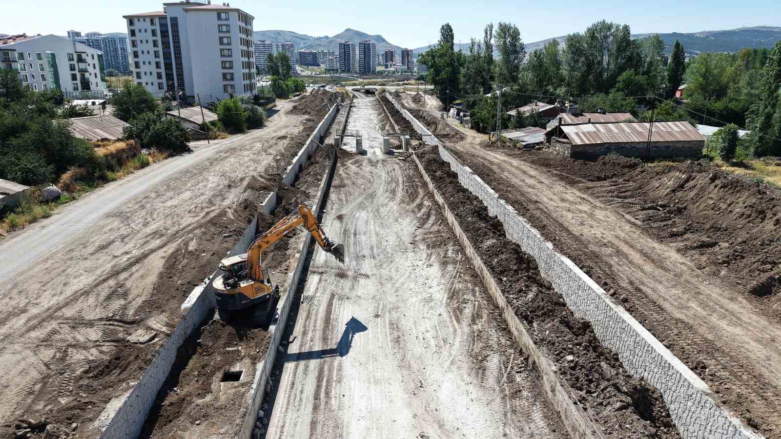Kızılırmak çevresinde yürütülen taşkın önleme ve rüsubat çalışmaları devam ediyor