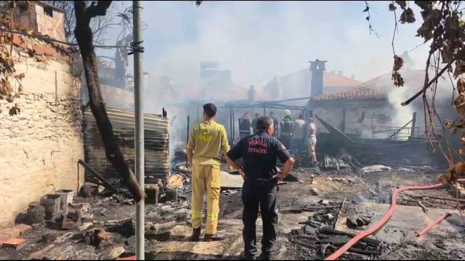 Menteşe’de evde çıkan yangında yaşlı adam hayatını kaybetti