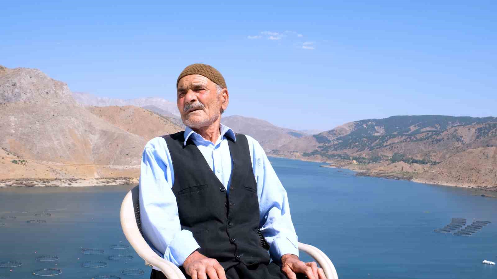 Bakan Kurum, Adıyaman’da depremden sonra inşa edilen köy evlerini paylaştı