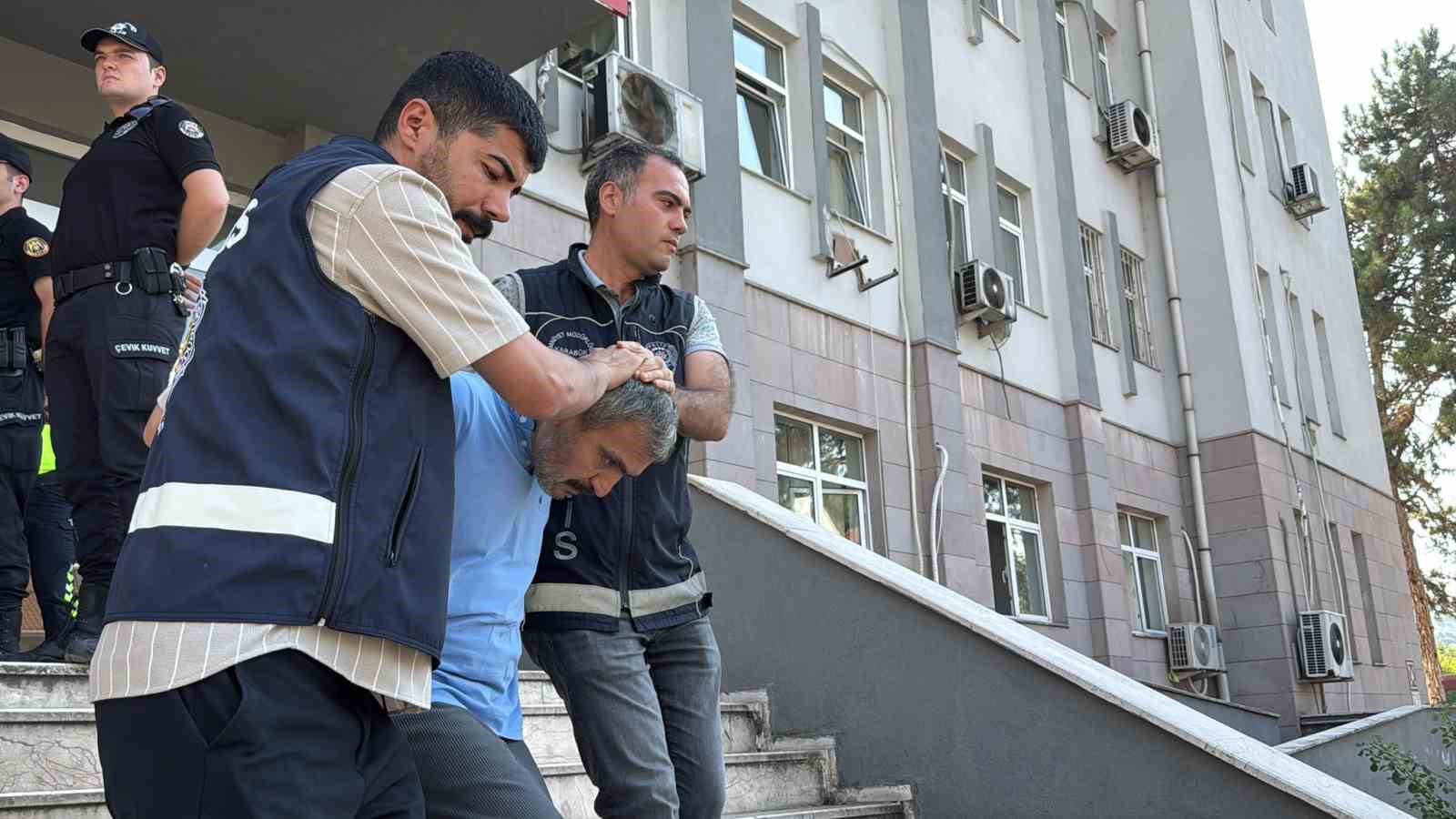 Eşinin boğazını keserek öldüren zanlı tutuklandı